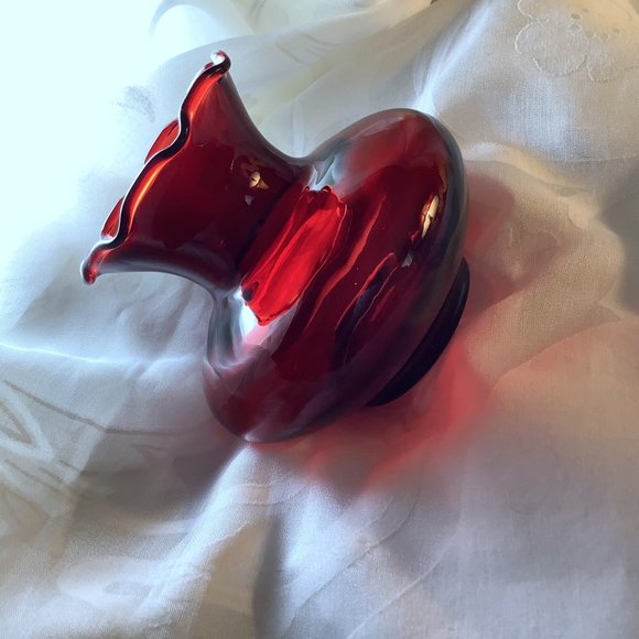Vintage Handblown Glass Vase Garnet Red Small Ruffled Edge Hand Blown - Picture 3 of 6